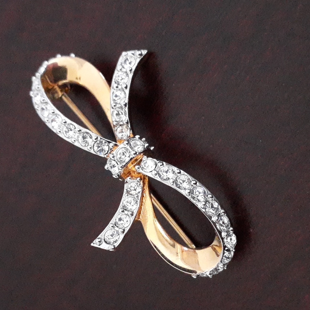 Authentic Swarovski Swan Stamped Brooch Pin A101